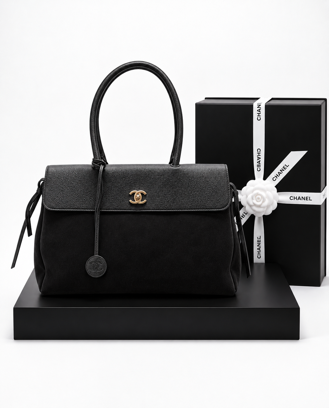 Chanel Large Tote Suede Negra
