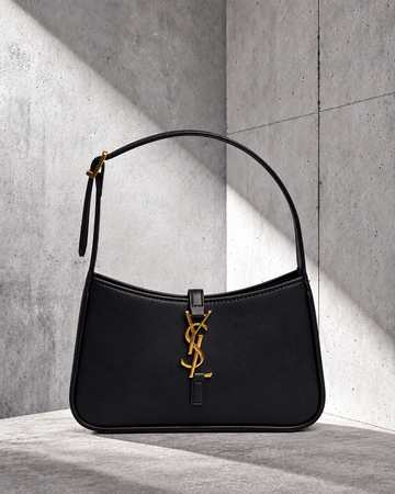 Ysaint Laurent Le 5 à 7 Clásica Negro Mate