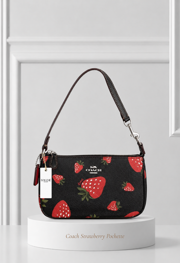 Coach Strawberry Pochette
