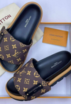 Louis Vuitton Sandalias Marrón Monograma