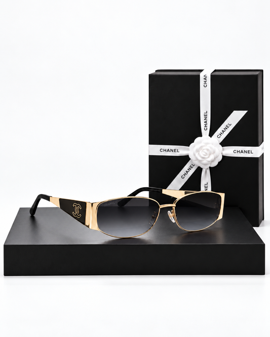 Chanel Vintage CC Dorado Negro