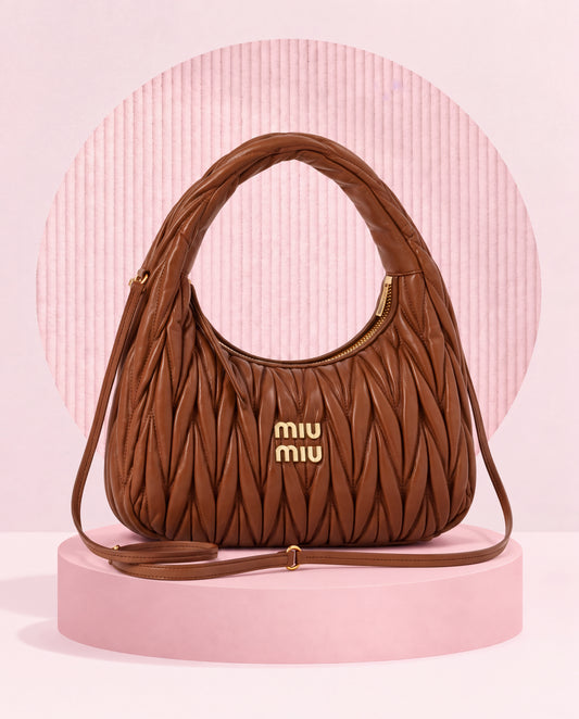 Miu Miu Wander Hobo Marrón Matelassé